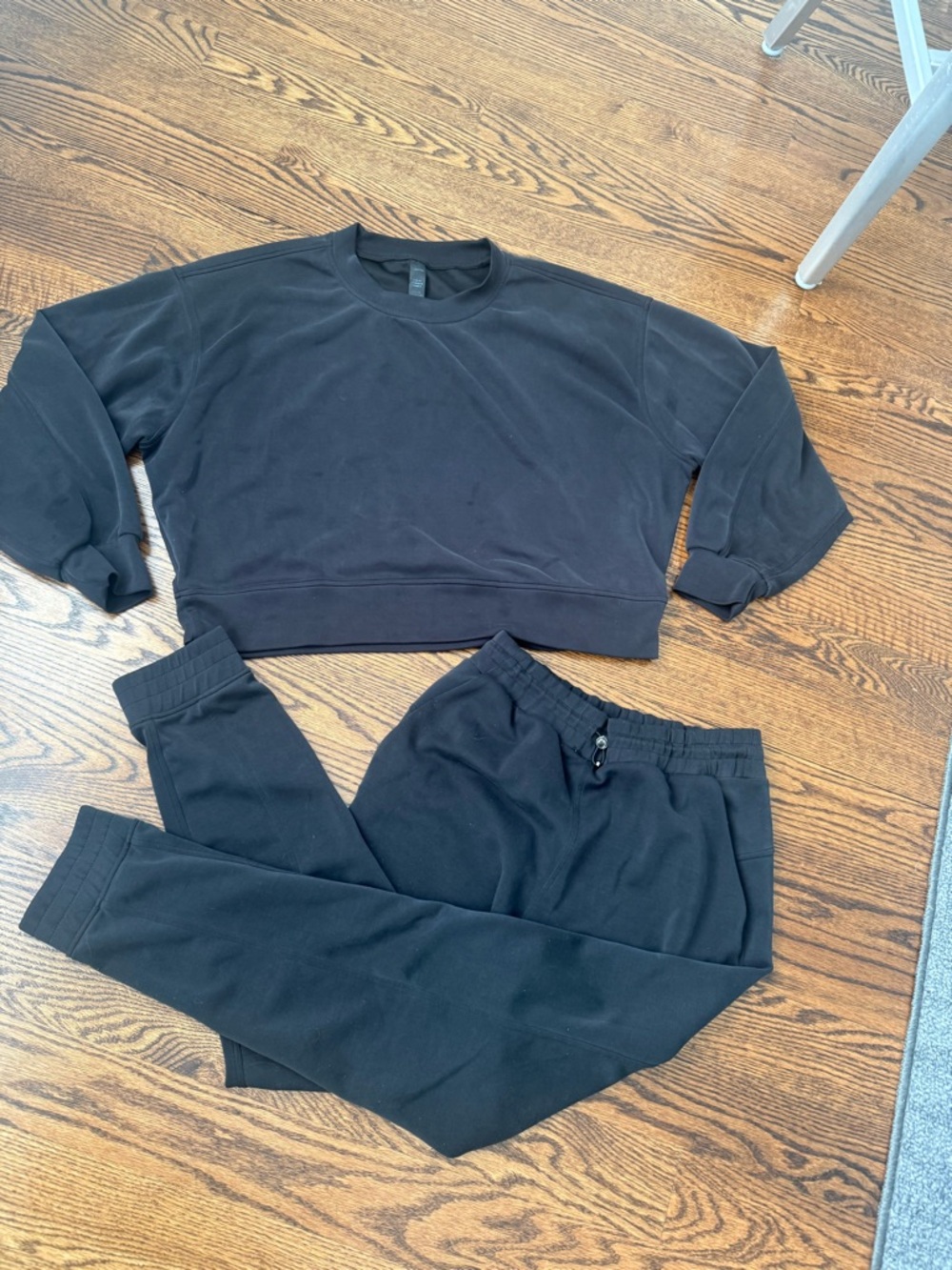ODODOS Modal Cropped Sweatshirt Large Crew  neck & Joggers pants Small Black
